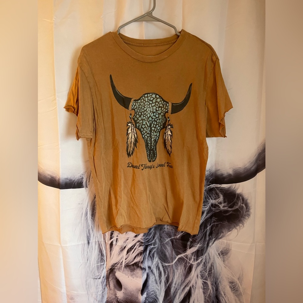 Graphic tee